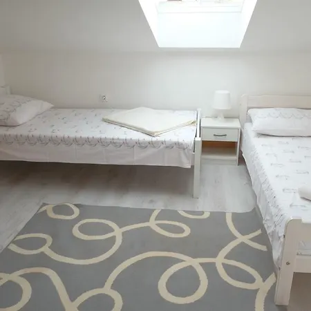 Apartment Dubravka Malinska